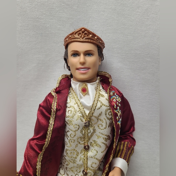 Barbie Ken As "Princess and the Pauper King Dominic Plus Extra Outfit - Picture 5 of 12